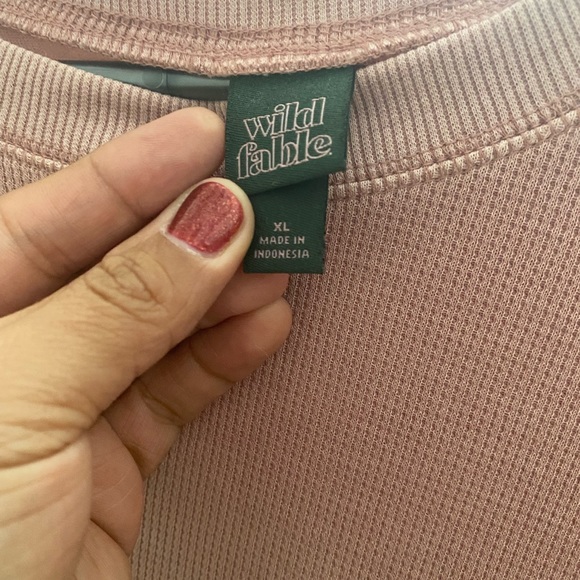 WILD FABLE sweatshirt - Picture 2 of 5
